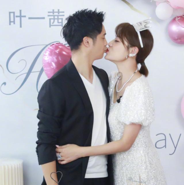 《临时劫案》票房破亿,导演麦启光放出珍贵合影感谢观众