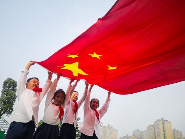 贵州一女子结婚5个月，以为自己嫁给了爱情，还是眼红散场离婚了